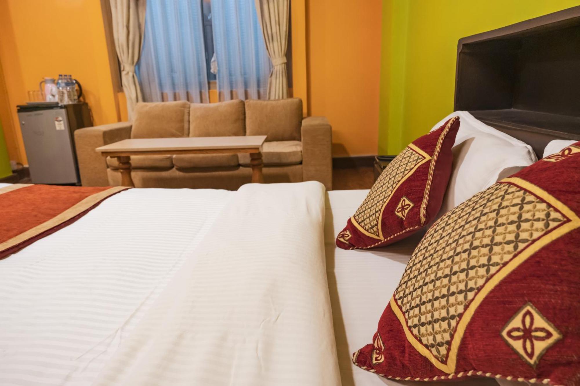Hotel Nepalaya Катманду Екстериор снимка