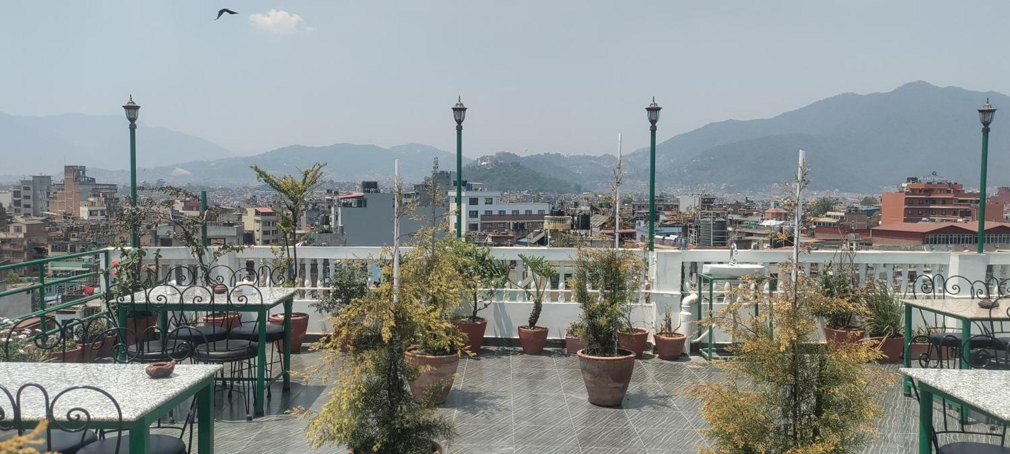 Hotel Nepalaya Катманду Екстериор снимка
