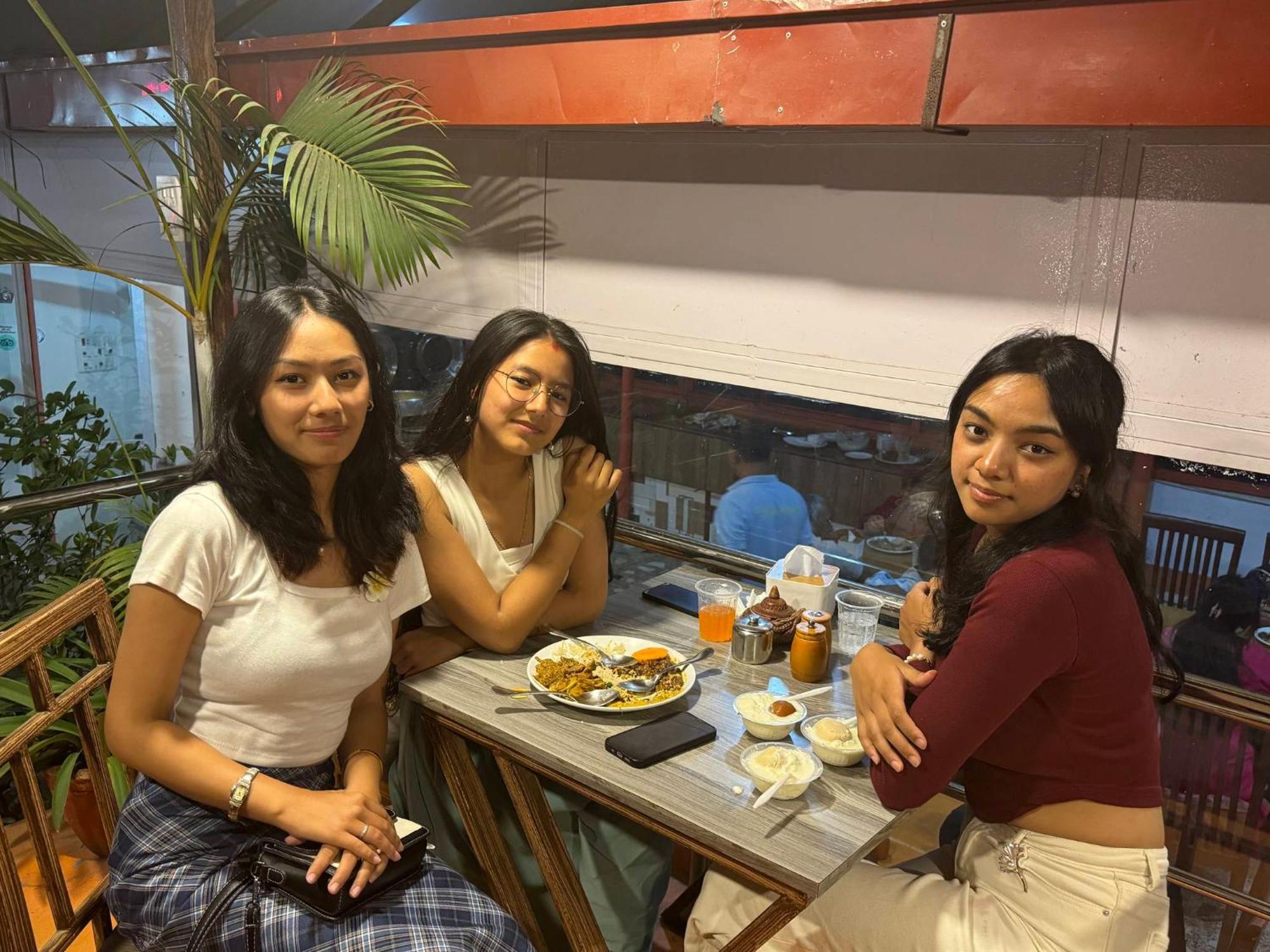 Hotel Nepalaya Катманду Екстериор снимка